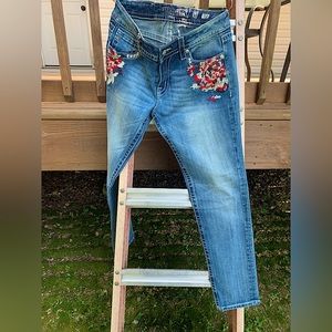Selling Miss me Jeans! Size 31, Color: Demin w/ Floral Design